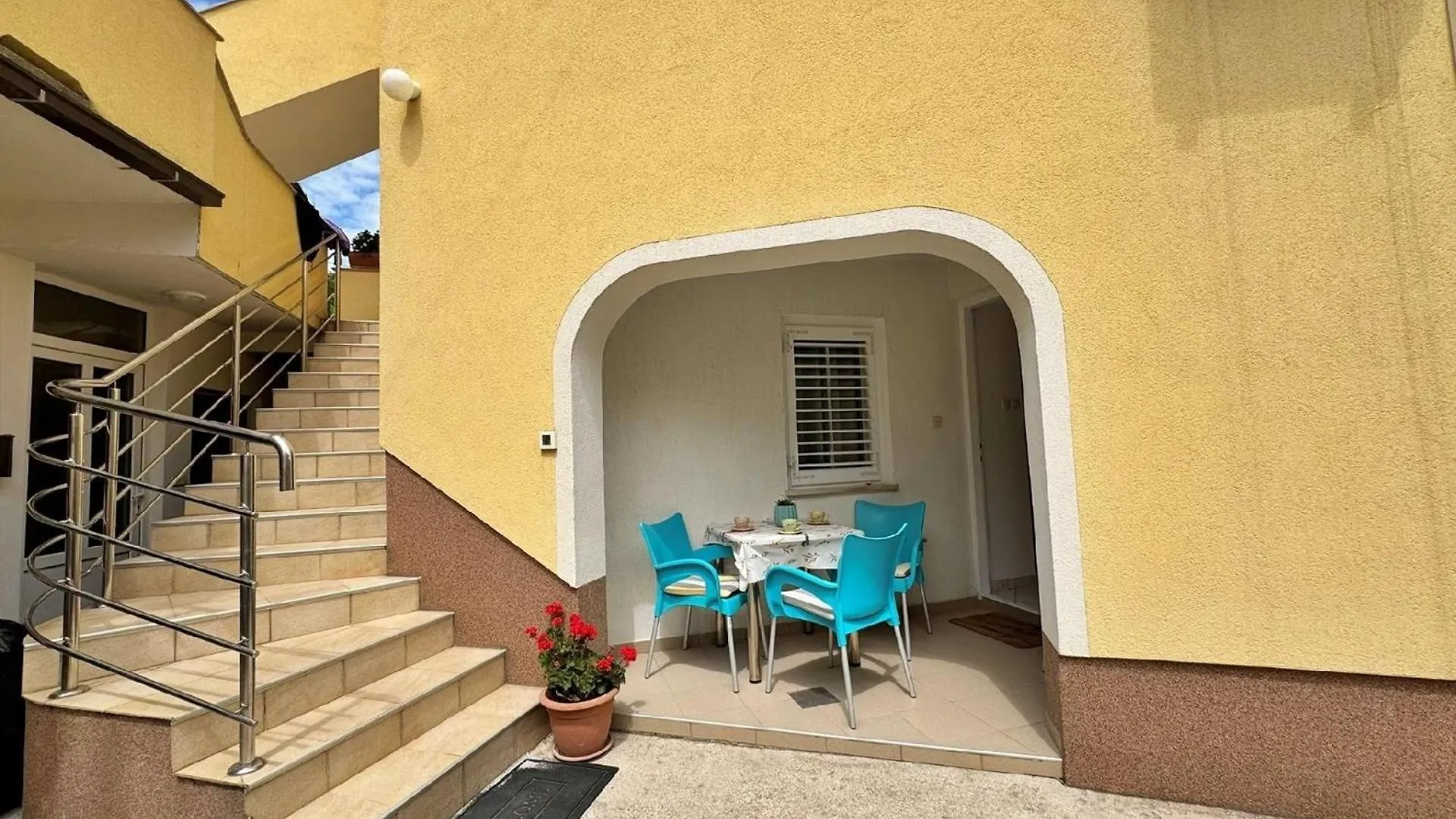 Apartment Car - 95 Meter Vom Meer Entfernt Silo  Croatia